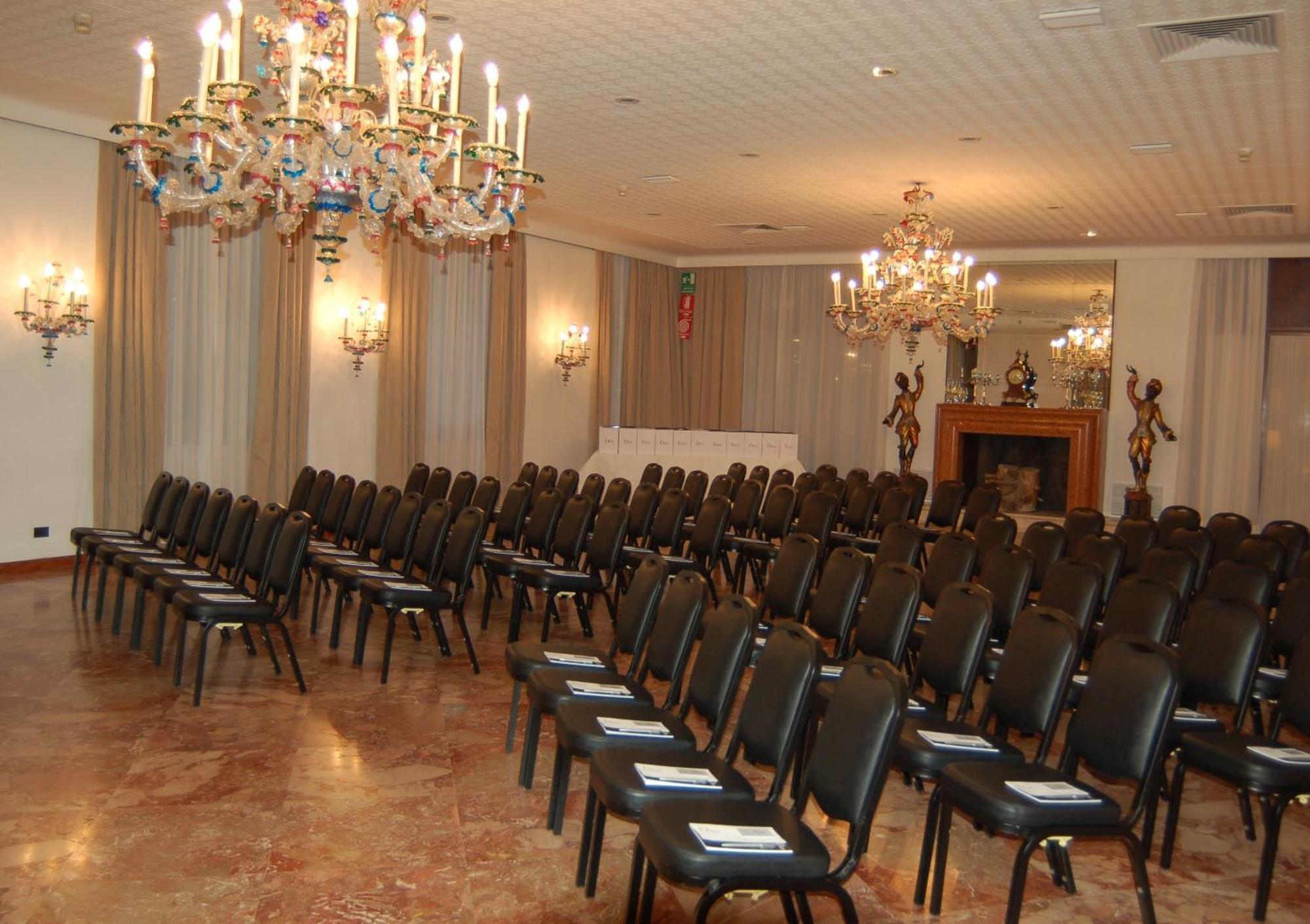 Astoria Hotel Italia Udine Luaran gambar